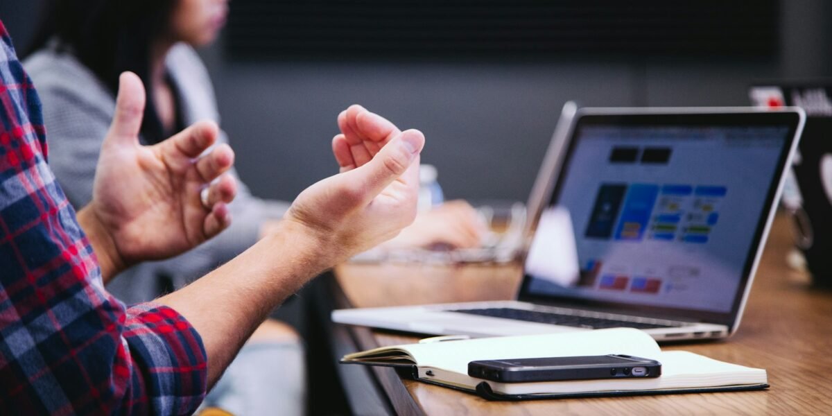 Lire la suite à propos de l’article Devenir consultant IA freelance : par où commencer (sans être développeur)